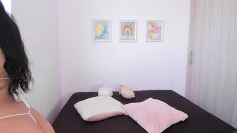 Snapshot of nianoretti chatting on 01/17/26, 04:33 Nia online show from 01/17/26, 04:33