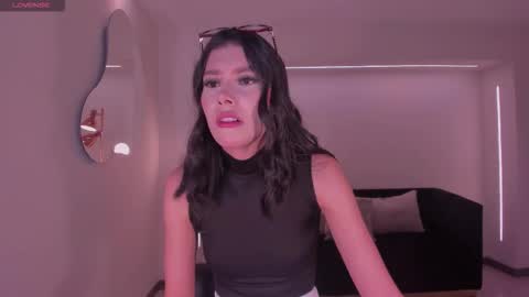 Snapshot of niasalvatore chatting on 12/17/25, 07:42 Call me Nia online show from 12/17/25, 07:42