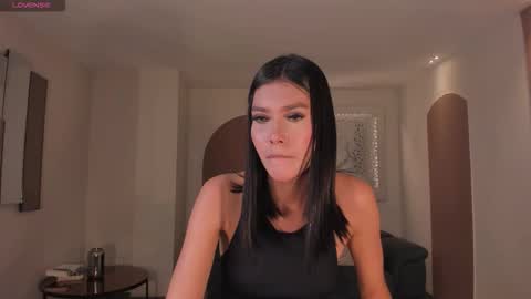 Snapshot of niasalvatore chatting on 01/13/26, 06:35 Call me Nia online show from 01/13/26, 06:35