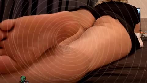 Snapshot of niatonoori chatting on 04/18/26, 06:39 Kim online show from 04/18/26, 06:39