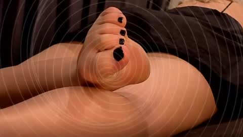 Snapshot of niatonoori chatting on 04/19/26, 01:05 Kim online show from 04/19/26, 01:05