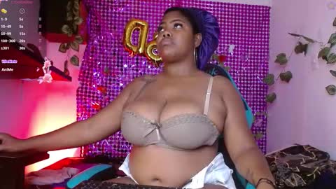 Snapshot of niawk_ chatting on 03/20/26, 03:17 Niawk online show from 03/20/26, 03:17