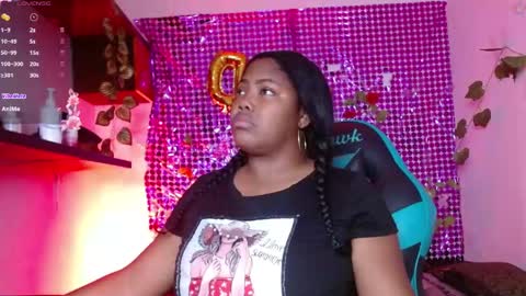 Snapshot of niawk_ chatting on 03/23/26, 02:43 Niawk online show from 03/23/26, 02:43