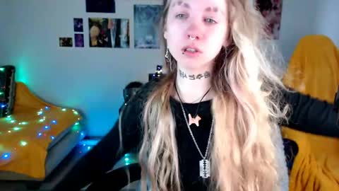 Snapshot of nica_kawaii chatting on 04/15/26, 02:24 nica_kawaii online show from 04/15/26, 02:24