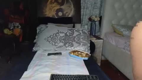 Lilly online show from 11/04/25, 07:57