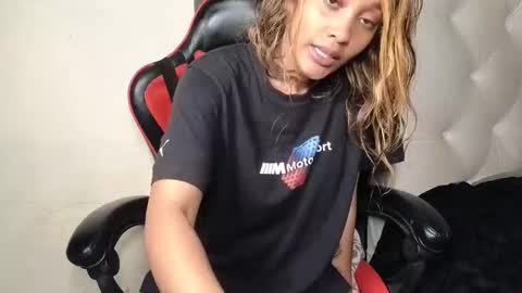 Snapshot of nicckah_ chatting on 03/25/26, 04:35 Lilly online show from 03/25/26, 04:35