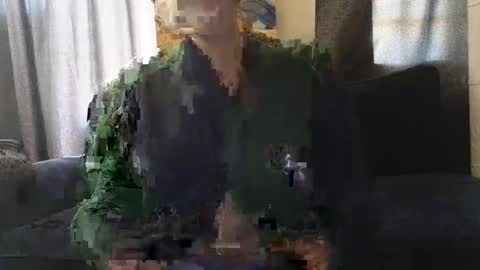 Snapshot of nicckah_ chatting on 04/19/26, 12:15 Lilly online show from 04/19/26, 12:15