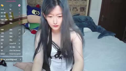 Belle online show from 11/09/25, 01:37