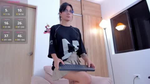 Snapshot of nice_day_ chatting on 12/19/24, 04:34 day  online show from 12/19/24, 04:34