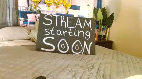 NICE AND SAVVY online show from 10/19/25, 04:46