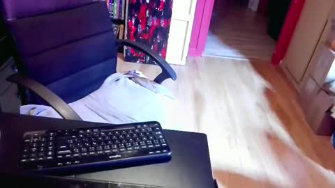 Snapshot of nicecck24 chatting on 11/07/25, 05:07 nicecck24 online show from 11/07/25, 05:07