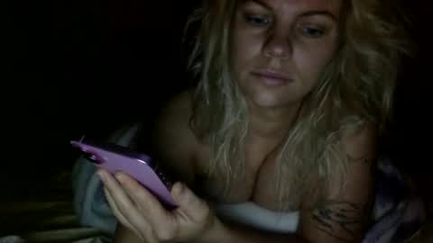 Snapshot of nicecolddrink2 chatting on 01/01/25, 11:49 Amber online show from 01/01/25, 11:49