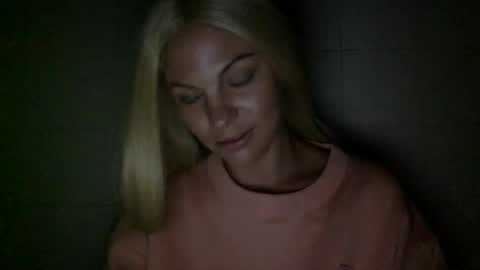 Snapshot of nicecolddrink2 chatting on 09/26/25, 02:15 Amber online show from 09/26/25, 02:15