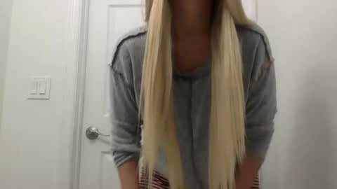 Snapshot of nicecolddrink2 chatting on 11/15/25, 10:34 Amber online show from 11/15/25, 10:34