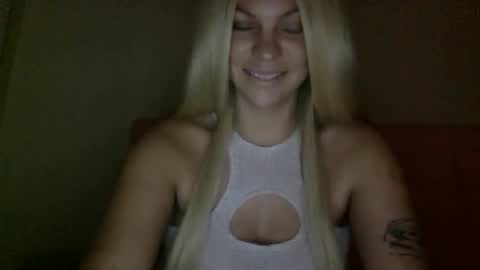 Snapshot of nicecolddrink2 chatting on 11/23/25, 12:05 Amber online show from 11/23/25, 12:05