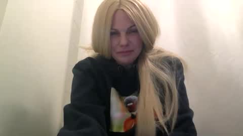 Snapshot of nicecolddrink2 chatting on 01/14/26, 07:58 Amber online show from 01/14/26, 07:58