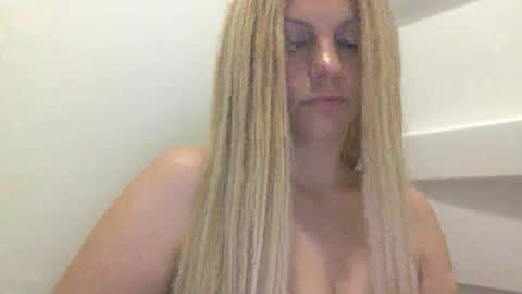 Snapshot of nicecolddrink2 chatting on 02/24/26, 05:38 Amber online show from 02/24/26, 05:38