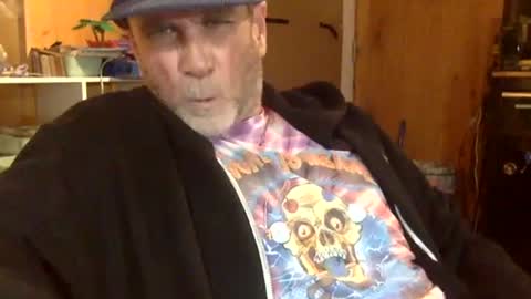 Snapshot of nicedickdave77 chatting on 05/30/26, 03:58 nicedickdave77 online show from 05/30/26, 03:58