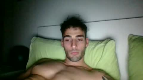 Snapshot of nicegguy9826 chatting on 10/16/25, 12:33 nicegguy9826 online show from 10/16/25, 12:33