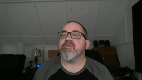 Snapshot of niceguy7208 chatting on 12/16/24, 03:19 niceguy7208 online show from 12/16/24, 03:19