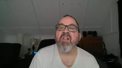 Snapshot of niceguy7208 chatting on 12/23/24, 02:24 niceguy7208 online show from 12/23/24, 02:24