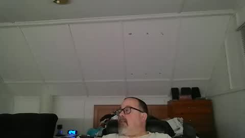 Snapshot of niceguy7208 chatting on 11/18/25, 05:45 niceguy7208 online show from 11/18/25, 05:45