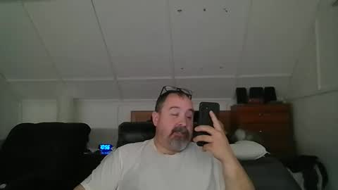 Snapshot of niceguy7208 chatting on 12/16/25, 03:55 niceguy7208 online show from 12/16/25, 03:55