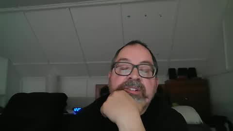 Snapshot of niceguy7208 chatting on 12/22/25, 05:26 niceguy7208 online show from 12/22/25, 05:26