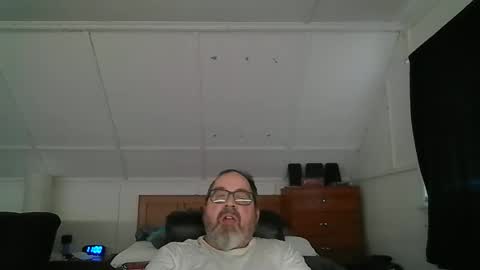 Snapshot of niceguy7208 chatting on 01/18/26, 04:00 niceguy7208 online show from 01/18/26, 04:00