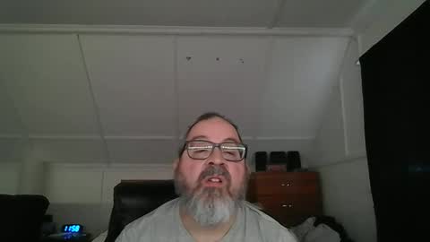 Snapshot of niceguy7208 chatting on 02/15/26, 04:58 niceguy7208 online show from 02/15/26, 04:58