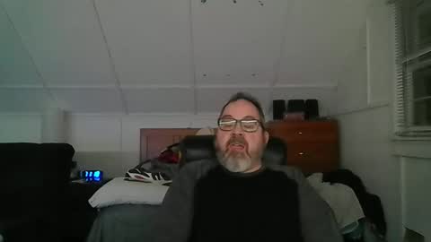 Snapshot of niceguy7208 chatting on 03/03/26, 04:18 niceguy7208 online show from 03/03/26, 04:18