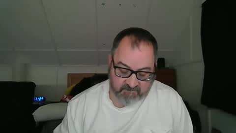 Snapshot of niceguy7208 chatting on 03/16/26, 03:23 niceguy7208 online show from 03/16/26, 03:23