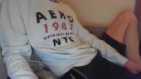 Snapshot of niceguyandrew chatting on 12/18/25, 10:38 Andrew online show from 12/18/25, 10:38