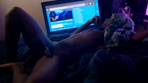 Snapshot of niceguycarter chatting on 11/21/25, 02:43 niceguycarter online show from 11/21/25, 02:43