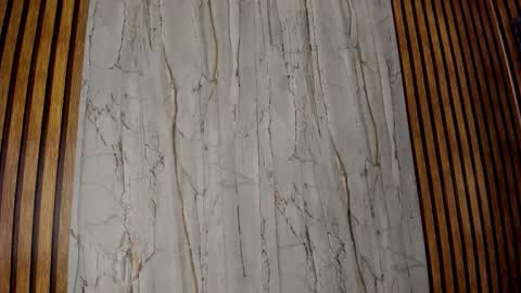 Luna online show from 12/15/25, 10:47