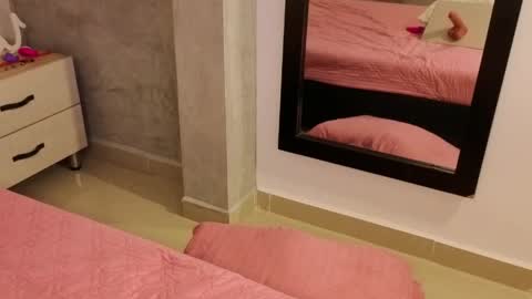 Nicolle  online show from 04/13/26, 08:03