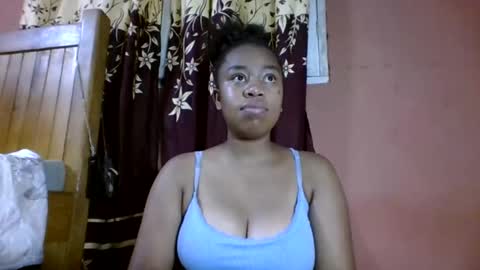 Snapshot of nicelly01 chatting on 05/02/26, 10:31 nicelly01 online show from 05/02/26, 10:31