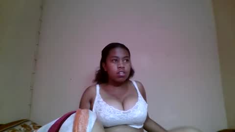 Snapshot of nicelly01 chatting on 05/20/26, 06:52 nicelly01 online show from 05/20/26, 06:52