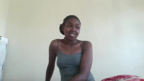 Snapshot of nicemillow chatting on 12/13/24, 01:01 nicemillow online show from 12/13/24, 01:01