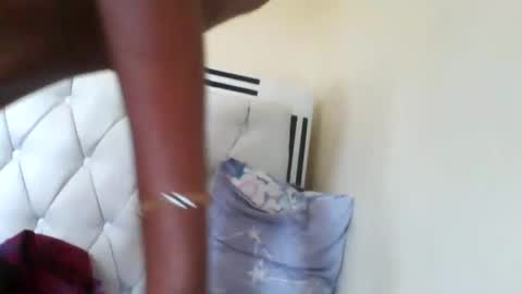 Snapshot of nicemillow chatting on 12/15/24, 10:28 nicemillow online show from 12/15/24, 10:28