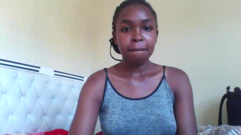 Snapshot of nicemillow chatting on 12/15/24, 02:16 nicemillow online show from 12/15/24, 02:16