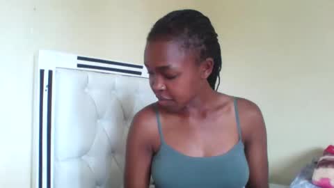 Snapshot of nicemillow chatting on 12/16/24, 09:14 nicemillow online show from 12/16/24, 09:14