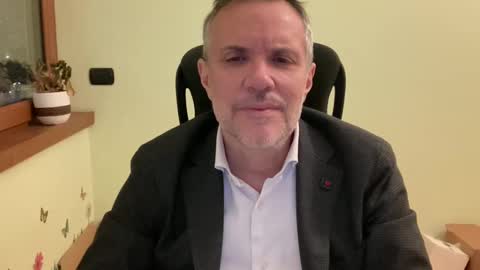 Snapshot of niceshy_71 chatting on 12/18/24, 06:25 Andrew online show from 12/18/24, 06:25