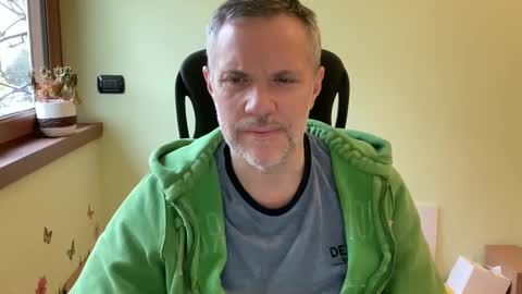 Snapshot of niceshy_71 chatting on 12/19/24, 07:29 Andrew online show from 12/19/24, 07:29