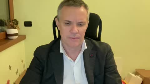 Snapshot of niceshy_71 chatting on 12/20/24, 01:03 Andrew online show from 12/20/24, 01:03