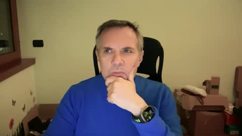 Snapshot of niceshy_71 chatting on 01/18/25, 04:53 Andrew online show from 01/18/25, 04:53