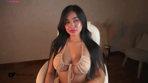 Snapshot of nichole__evans chatting on 10/17/25, 02:26 nichole__evans online show from 10/17/25, 02:26