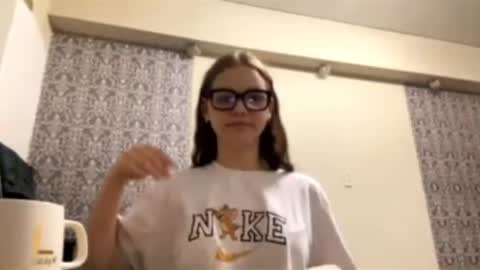 Snapshot of nicholholda chatting on 04/23/26, 07:38 Nicole online show from 04/23/26, 07:38