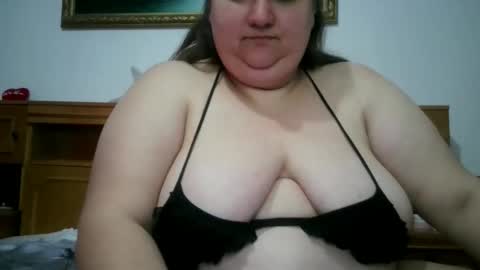 Snapshot of nicholle chatting on 04/20/26, 11:24 Nicholle online show from 04/20/26, 11:24