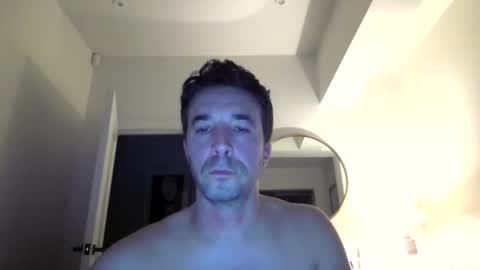 Snapshot of niciboi chatting on 03/19/26, 10:47 James online show from 03/19/26, 10:47